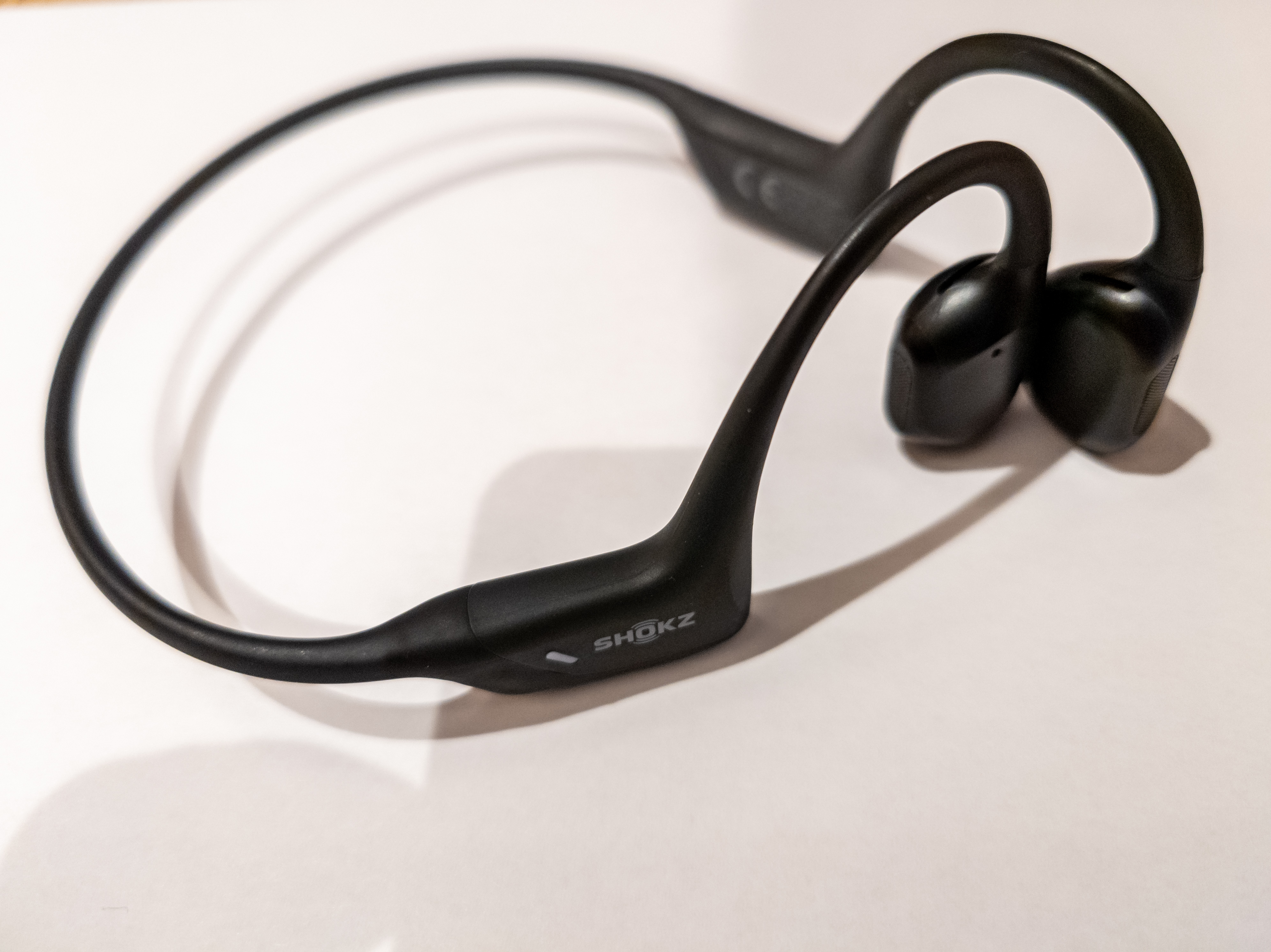 ” ほぼ毎日 ” YouTubeやSpotifyを垂れ流す人間が「Shokz OpenRun Pro Mini」を手放せない理由